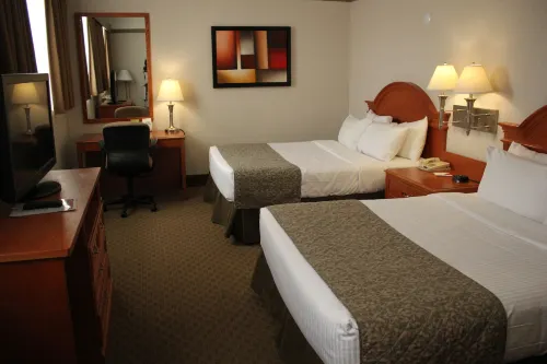 Ramada by Wyndham Edmonton South Zimmer Photos