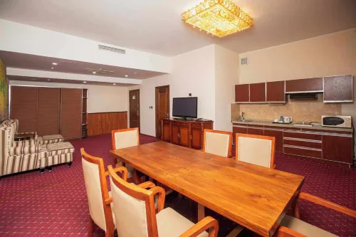 UB City Hotel Zimmer Photos