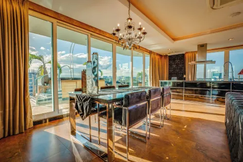 Fields Plaza Hotel by ABC Huoneet Photos