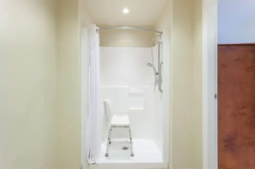 Super 8 by Wyndham Abbotsford BC Rooms Photos