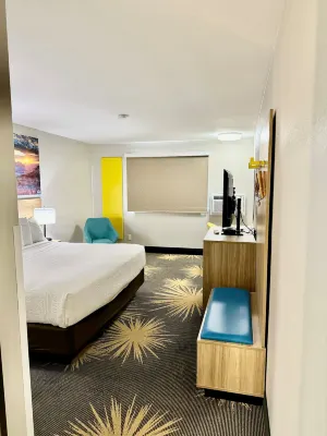 Days Inn by Wyndham Williams Phòng Photos