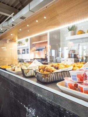 Novotel Krakow City West Restauration Photos