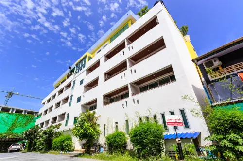 7Q Patong Beach Hotel Extérieur Photos
