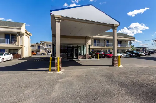 Motel 6 Elizabeth, NJ - Newark Liberty Intl Airport Exterior Photos