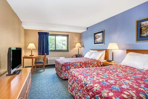 Super 8 by Wyndham Mahwah Featured Photos