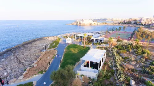 Radisson Blu Resort, Malta St Julian's Рядом с отелем Photos