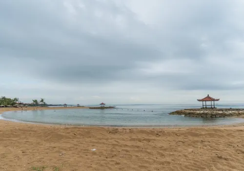 Grand Whiz Hotel Nusa Dua Bali Рядом с отелем Photos