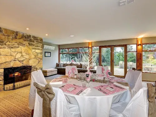 Stewarts Bay Lodge Dining Photos