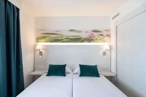 Hotel THB Flora Camere Photos