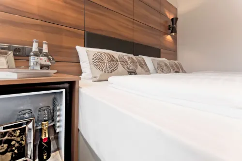 Elaya Hotel Munich City Rooms Photos