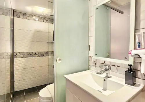 Fun Stay Inn Ximen Photos