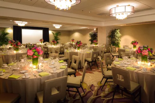 DoubleTree by Hilton Irvine Spectrum Dining Photos