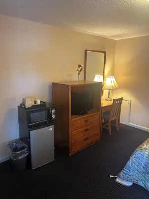 Budget Host Alexandria Rooms Photos