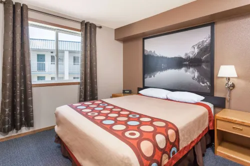 Super 8 by Wyndham Medicine Hat AB Photos
