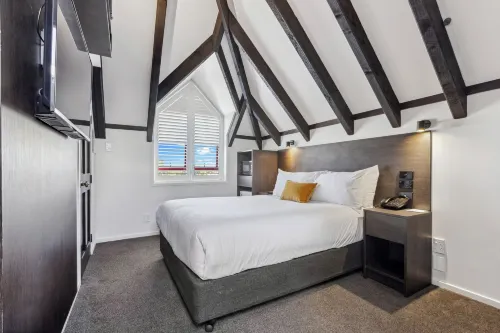 Knights Inn Photos
