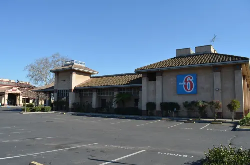 Motel 6 Oakdale, CA Esterni Photos