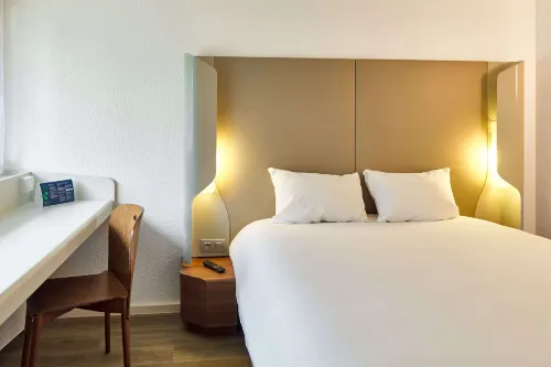 Campanile Villennes-Sur-Seine - Poissy - Hôtel rénové en 2024 Photos