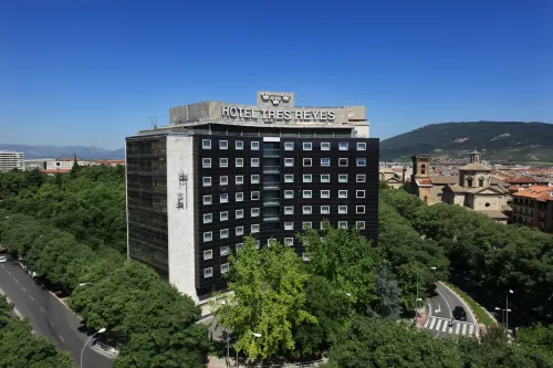Hotel Tres Reyes Pamplona Extérieur Photos