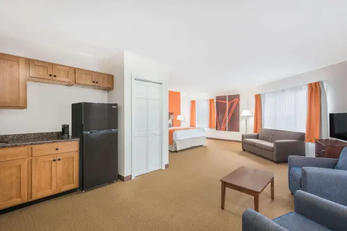 Howard Johnson by Wyndham Quincy/Boston Photos