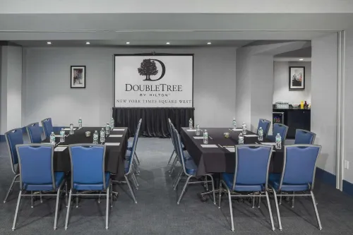 Doubletree by Hilton New York Times Square West Business Facilities Photos