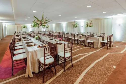 Hilton Garden Inn Pittsburgh University Place Dining Photos
