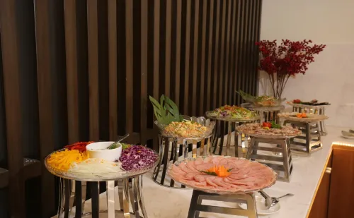 Sata Hotel تناول الطعام Photos