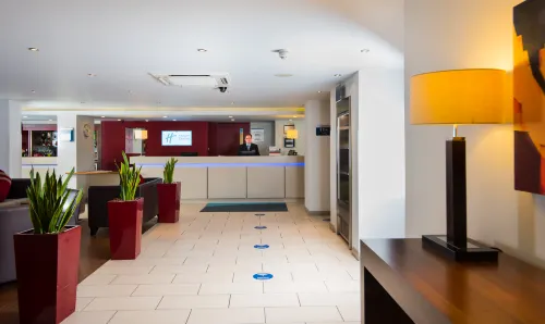 Holiday Inn Express Warwick - Stratford-Upon-Avon Public Areas Photos