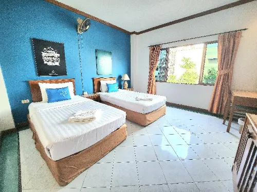 Sea Front Home Hotel - Patong Beach Kamar Photos