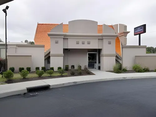 Howard Johnson by Wyndham Newburgh/West Point Exterior Photos