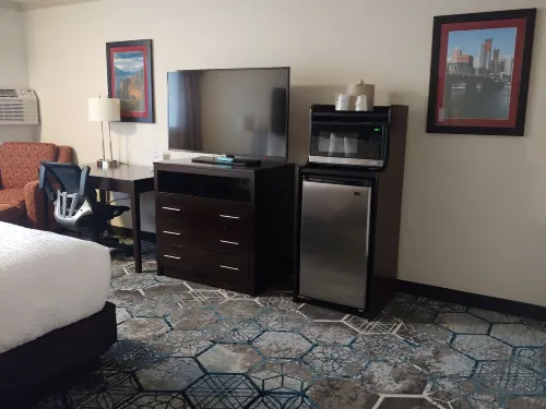 Best Western Plus Parkway Inn Photos