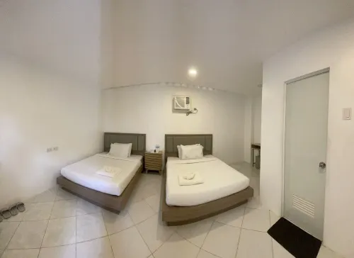 HOTEL THE MIR Photos