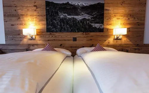 Hotel Bernerhof Grindelwald Rooms Photos