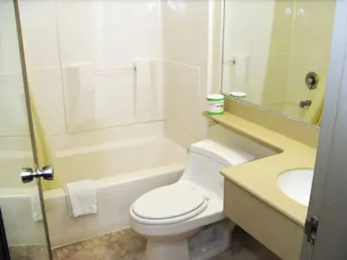 California Inn Barstow Rooms Photos