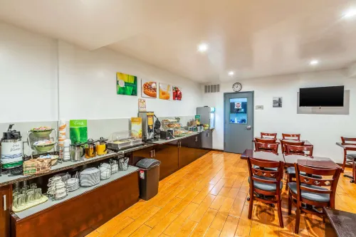 Quality Inn Near Sunset Park Restauration Photos