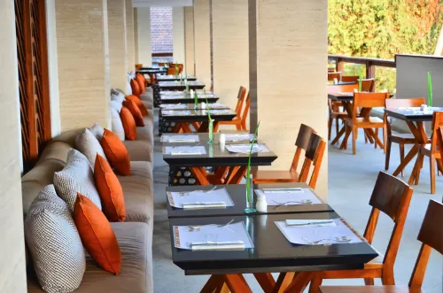 The Magani Hotel and Spa Makanan Photos