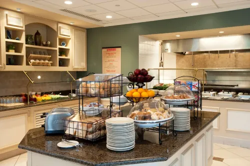 Hilton Garden Inn Ridgefield Park Restauration Photos