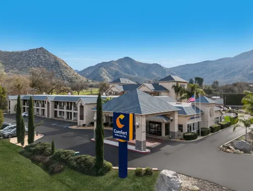 Comfort Inn & Suites Sequoia Kings Canyon Extérieur Photos