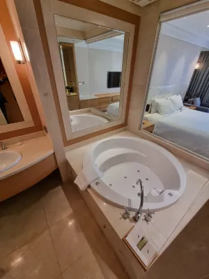 Pinegrove Hotel Photos