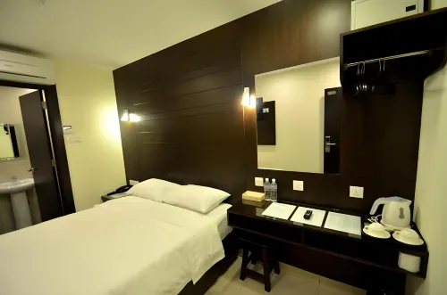 Cathay Hotel Photos