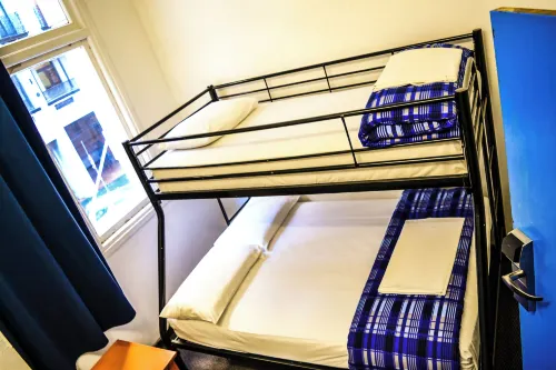 Maze Backpackers - Sydney Zimmer Photos