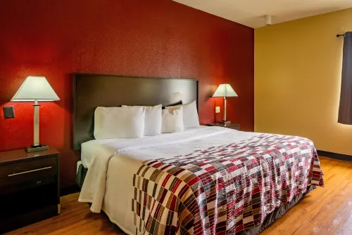 Red Roof Inn & Suites Indianapolis Airport Photos