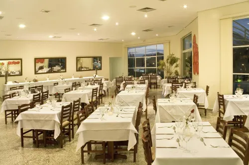 Vinhedo Plaza Hotel Restauration Photos