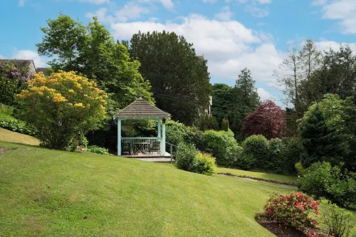 Lakehouse at the Waterhead Inn Exterior Photos