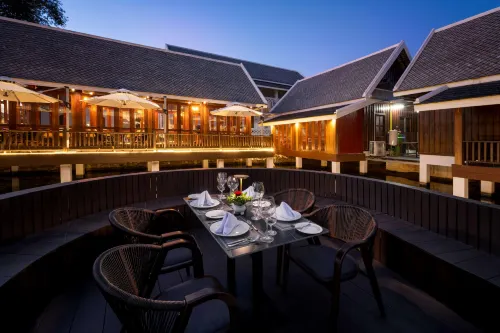 Choasis Hotel Restauranger Photos