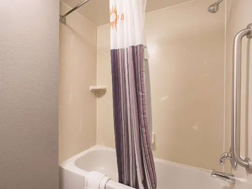 La Quinta Inn & Suites by Wyndham Miami Airport East Zimmer Photos
