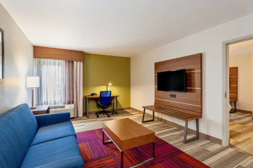 Holiday Inn Express Tampa-Brandon Rooms Photos