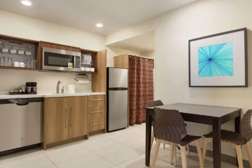 Holiday Inn Express & Suites Portland Airport Photos