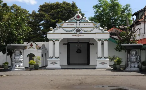 Grand Puri Saron Yogyakarta Circondario Photos
