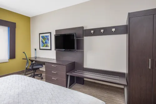 Holiday Inn Express & Suites Bishop Photos
