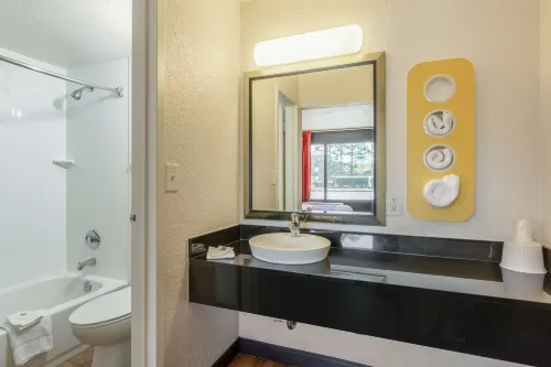 Motel 6 Little Rock, AR - West Photos